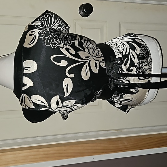 BCBG EUC Wrap Print Blouse - Picture 2 of 3